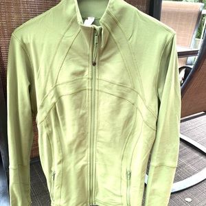 Brand new. Ordered online & waited too long to return.